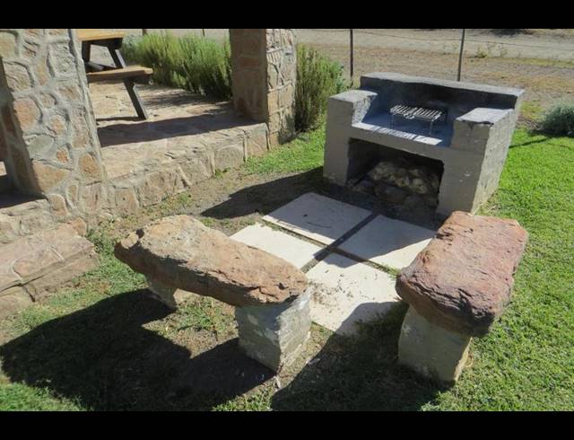 1 BEDROOM HOUSE FOR SALE IN NIEU BETHESDA